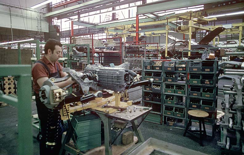porsche 928 zuffenhausen werks factory 1977