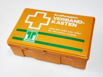 1977 porsche 928 first aid kit box verbandkasten techno utermöhlen din 13164